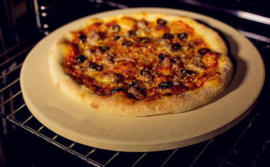 Üst Sınıf Yuvarlak Refrakter Pizza Taşı Kolayca Temizlenir Yüksek Sıcaklık Direnci