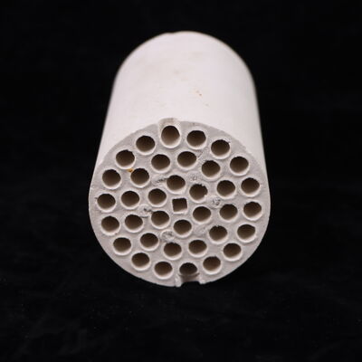 Yoğunluk 3,75 ila 3,9 gram/santimetreküp Alüminyum Oksit Seramik Basınç Dayanımı 3000 MPa'dan fazla Eğilme Dayanımı 200 ila 400 MPa