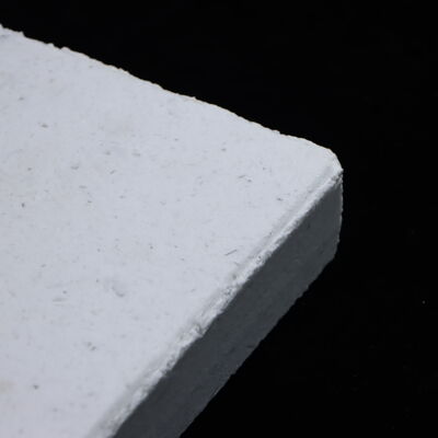 İyi Termal Şok Direnci 1700°C'ye Kadar Sıcaklığa Direnci Ve Furniture için Özel Kalınlıklı Korundum Fırın rafları