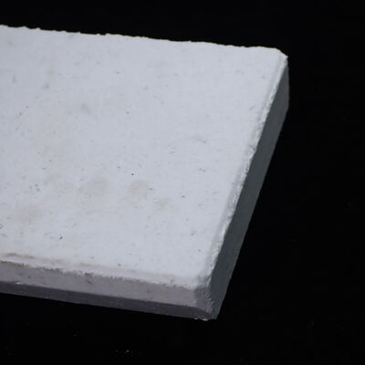 İyi Termal Şok Direnci 1700°C'ye Kadar Sıcaklığa Direnci Ve Furniture için Özel Kalınlıklı Korundum Fırın rafları