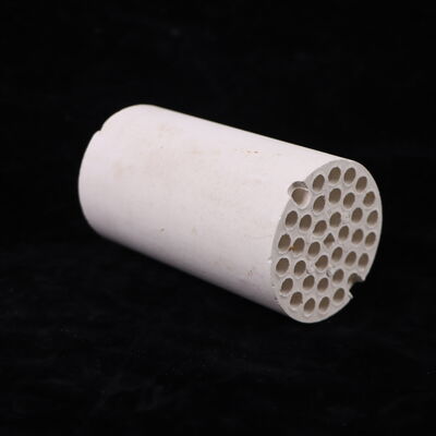 Yoğunluk 3,75 ila 3,9 gram/santimetreküp Alüminyum Oksit Seramik Basınç Dayanımı 3000 MPa'dan fazla Eğilme Dayanımı 200 ila 400 MPa