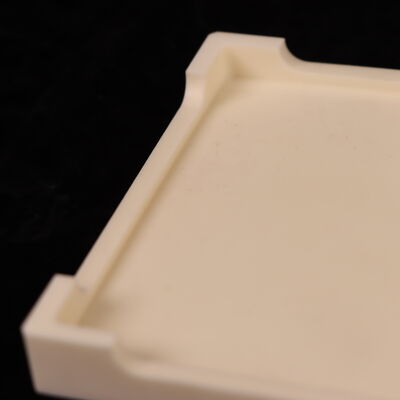 Poissons Ratio 025 Alüminyum oksit Keramik tepsisi Dielektrik Gücü 18 ila 20 KV / milimetre ve Flexural Gücü 200 ila 400 MPa