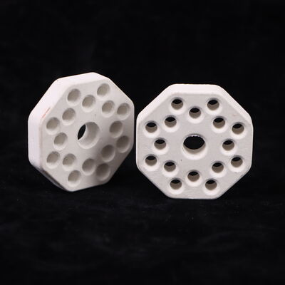 Termal Şok Direnci 250 Termal Genişleme katsayısı 4.5 ila 5.5 × 10−6 per Kelvin ve Sertliği 7 ila 8 Mohs Termal Koruma Sistemlerinde Kullanılır