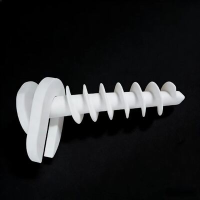 Yoğunluk 3.75 ila 3.9 gram/santimetreküp arasında değişen, kesici takımlar ve elektronik alt tabakalar için uygun, 0.25 Poisson oranına sahip Alümina seramiği