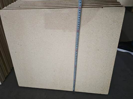 Şeffaf Cordierite Çömlek rafları Kalınlığı 10-30 mm Sıcaklık genişleme katsayısı 2.2 × 10-6 ° C başına Kalıcı Çömlek için tasarlanmıştır