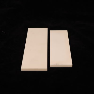 Alümina Seramik Isıl Genleşme 8.9 X 10-6/K ve Yoğunluk 3.75-3.9g/cm3 B2B İhtiyaçlarınız İçin Mükemmel